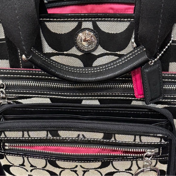 Coach Black and Cream Signature Tote - Picture 9 of 15